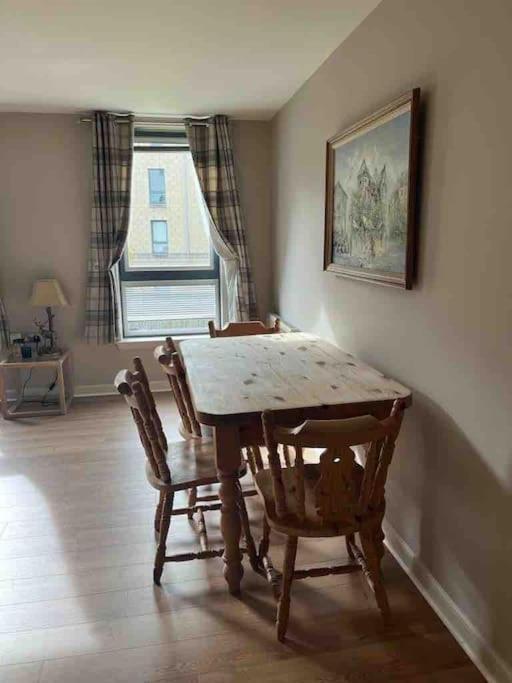 Modern Edinburgh Apartment 2 Bedrooms & Two Bathrooms المظهر الخارجي الصورة