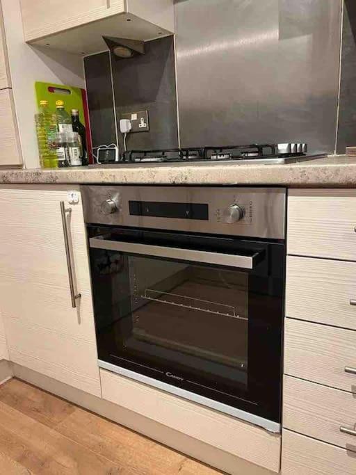 Modern Edinburgh Apartment 2 Bedrooms & Two Bathrooms المظهر الخارجي الصورة