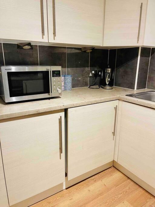 Modern Edinburgh Apartment 2 Bedrooms & Two Bathrooms المظهر الخارجي الصورة